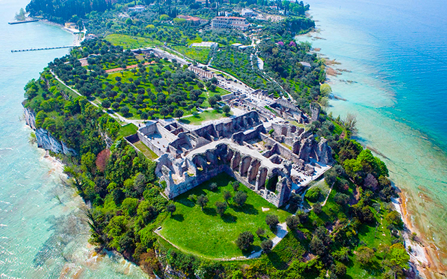 Grotte di Catullo Sirmione lago di Garda