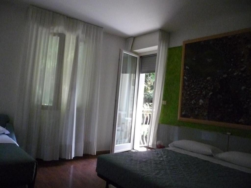 Camera da letto Hotel Luna a Sirmione lago di Garda